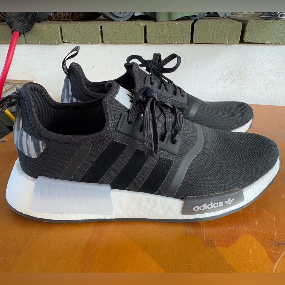 Adidas Black White Sneakers NMD R1
